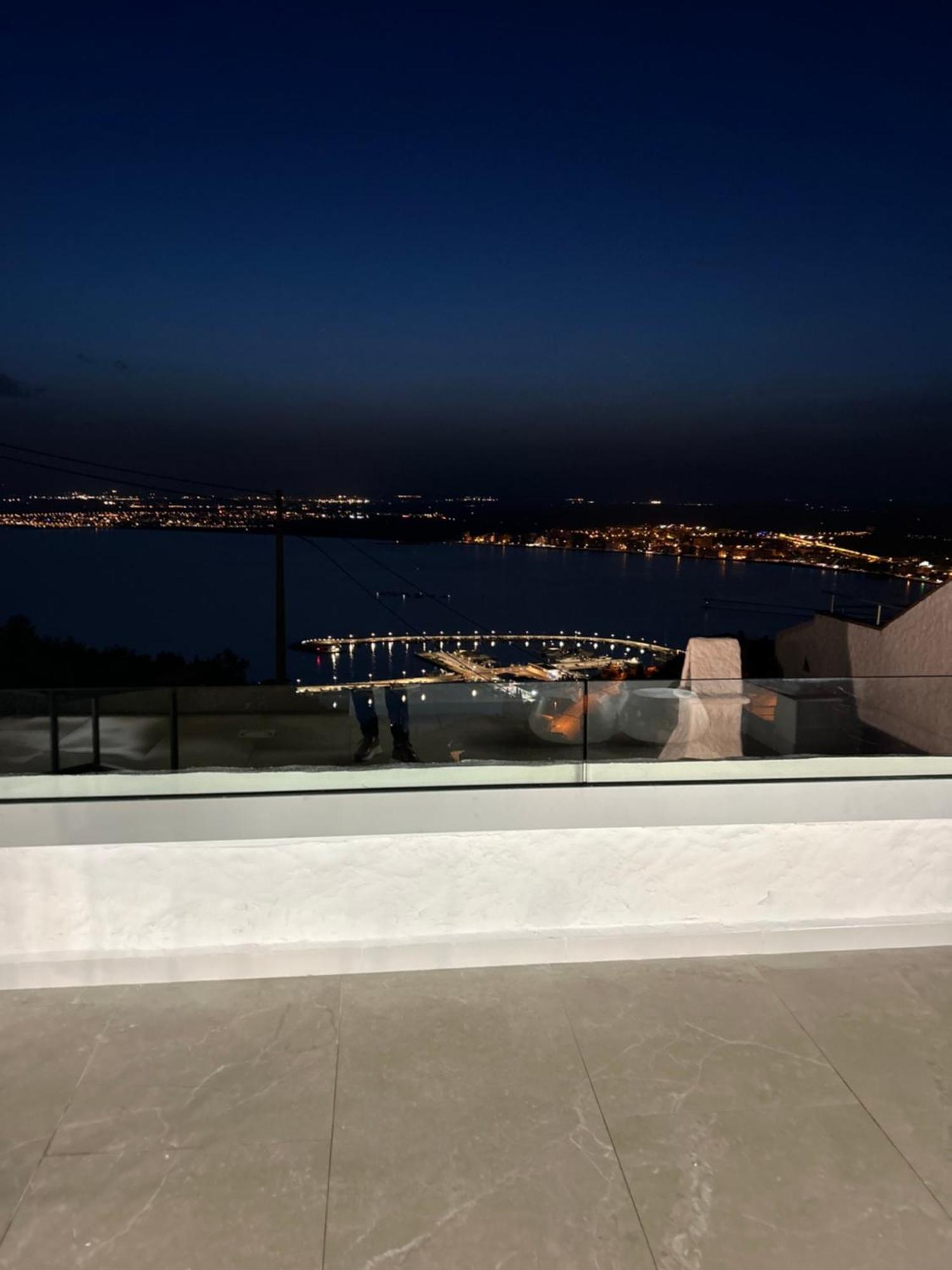Appartement Duplex Rosas Avec Terrasse Magnifique Jacuzzi Vue Mer מראה חיצוני תמונה