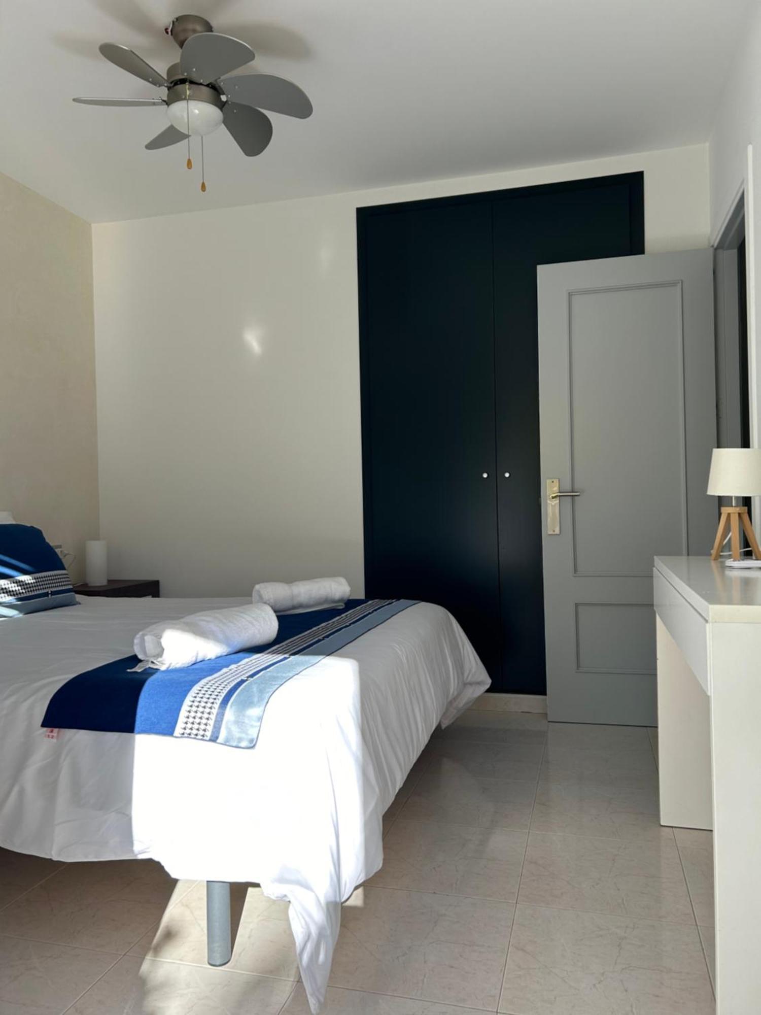 Appartement Duplex Rosas Avec Terrasse Magnifique Jacuzzi Vue Mer מראה חיצוני תמונה